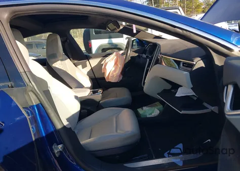 2016 Tesla Model S 60D/70D/75D/85D/90D z USA, uszkodzony, nr VIN 5YJSA1E27GF123893